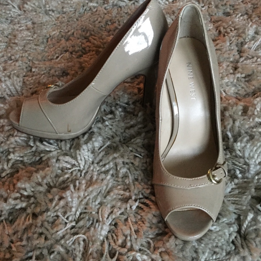 Nine West beige heels